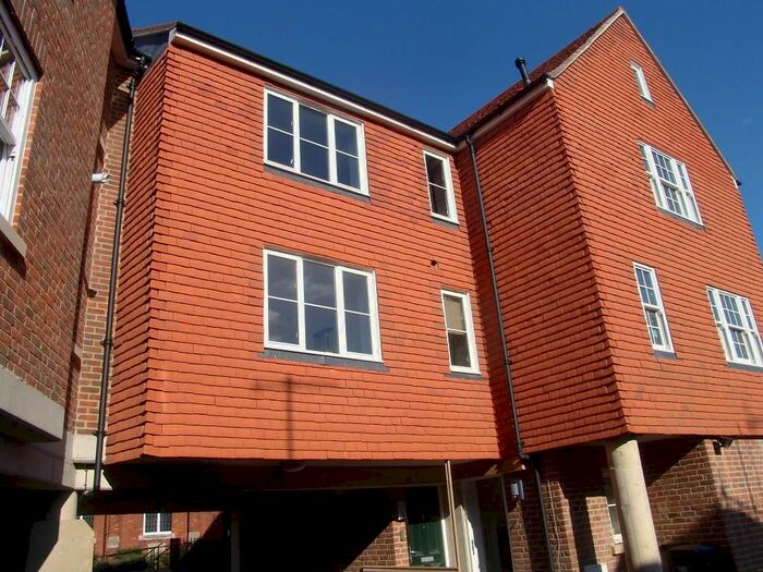 2 Bedroom Flat To Rent In St Johns Mews, Marlborough, SN8