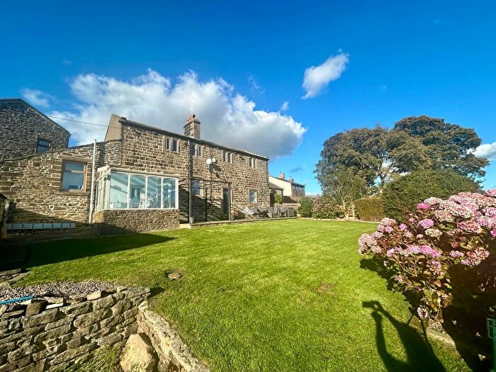 5 Bedroom Farmhouse For Sale In Hob Cote Lane, Oakworth, BD22