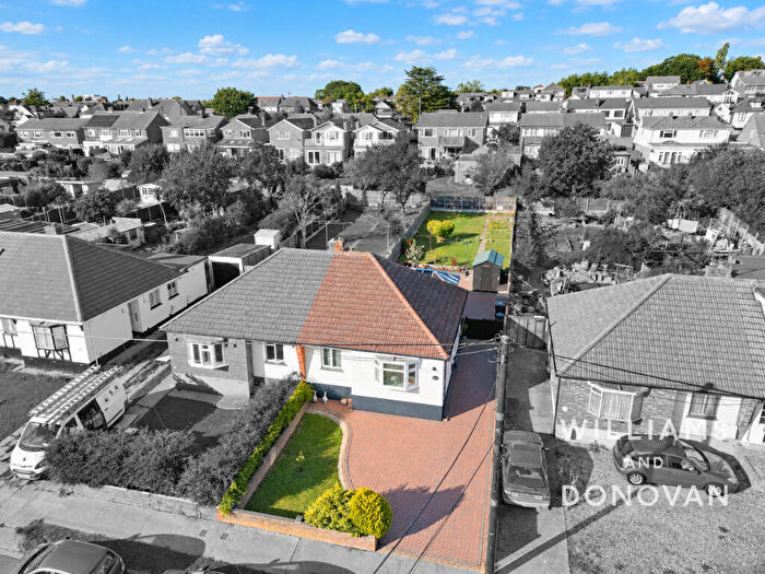 2 Bedroom Semi-Detached Bungalow For Sale In Cumberland Avenue, South Benfleet, SS7