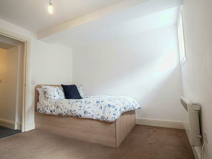 Apartment To Rent In Apt A, Hyde Terrace #, LS2