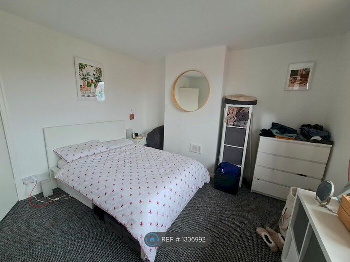 2 Bedroom End Of Terrace House To Rent In Maltravers Terrace, Sheffield, S2