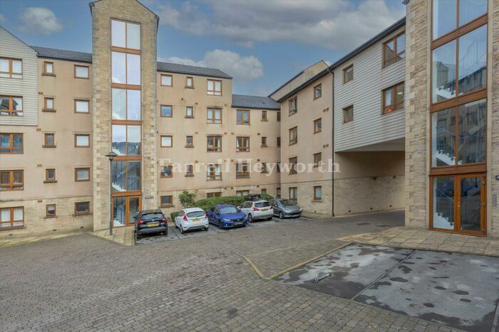 2 Bedroom Flat For Sale In Waterside, Lancaster, LA1