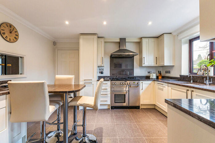 4 Bedroom Detached House For Sale In Mulberry Court, Four Marks, GU34