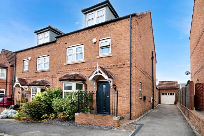 4 Bedroom Semi-Detached House For Sale In Progress Drive, Bramley, Rotherham, S66