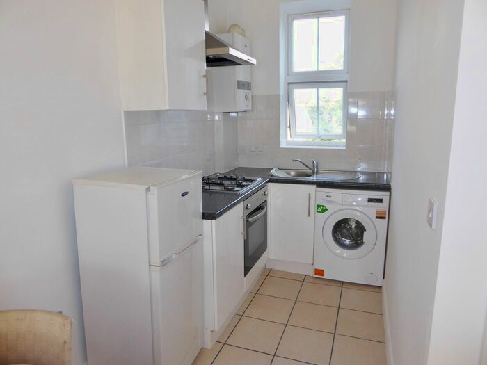 1 Bedroom Flat To Rent In London Road, Tooting Junction, SW17