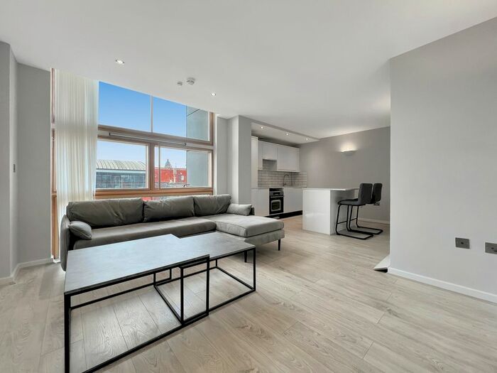 2 Bedroom Flat To Rent In West Point, Wellington Street, Leeds City Centre, LS1