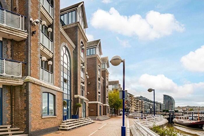 2 Bedroom Flat To Rent In Clove Hitch Quay, Battersea, SW11