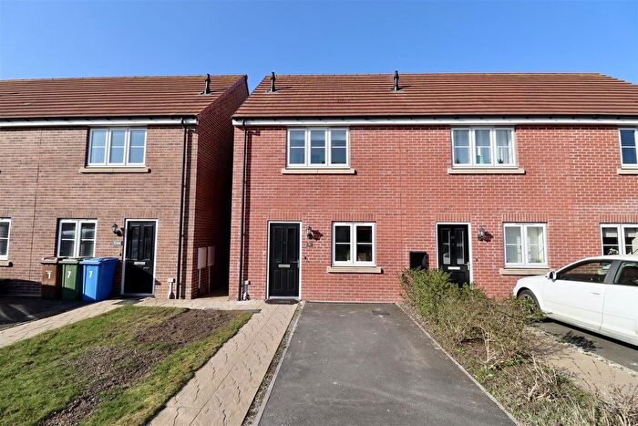 2 Bedroom End Of Terrace House For Sale In Robson Avenue, Pocklington, York, YO42