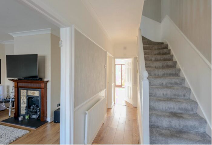 4 Bedroom Terraced House To Rent In New Road, London, E4