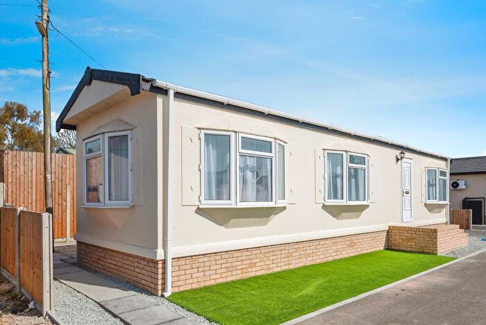 2 Bedroom Detached Bungalow For Sale In Mill Road, Great Yarmouth, NR31