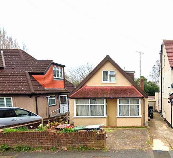 4 Bedroom Detached Bungalow To Rent In Brooke Avenue, South Harrow, HA2