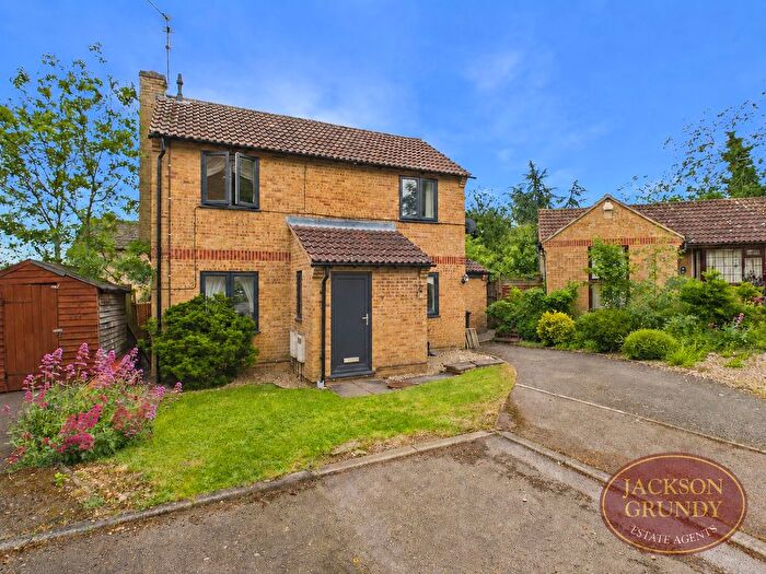 4 Bedroom Detached House For Sale In St. Annes Close, Daventry, NN11