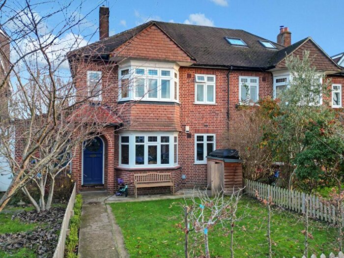 2 Bedroom Maisonette For Sale In Speer Road, Thames Ditton, KT7