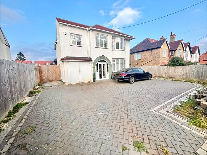 5 Bedroom Detached House To Rent In Booth Lane South, Abington, Northampton, NN3