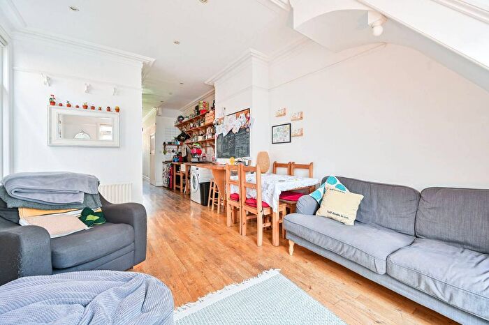 2 Bedroom Flat To Rent In Sylvan Terrace, Peckham Rye, London, SE15