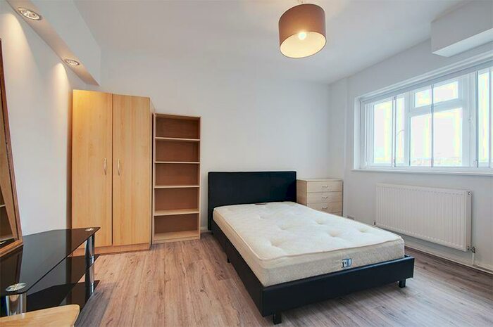 2 Bedroom House To Rent In Harrington, London, London, NW1