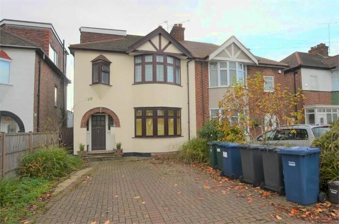 2 Bedroom Flat To Rent In Devonshire Road, Mill Hill, NW7