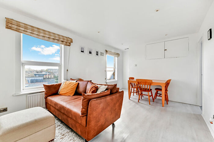 1 Bedroom Flat To Rent In Lavender Hill, SW11