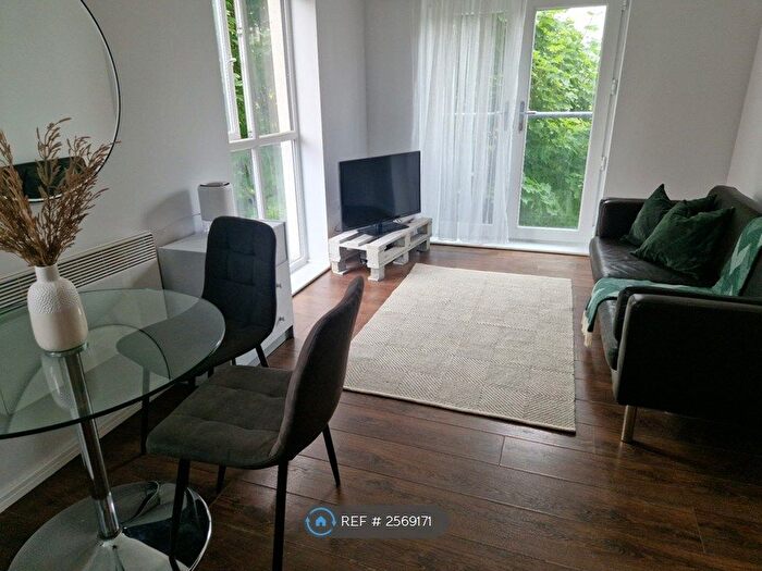 1 Bedroom Flat To Rent In Broughton Lane, Salford, M7