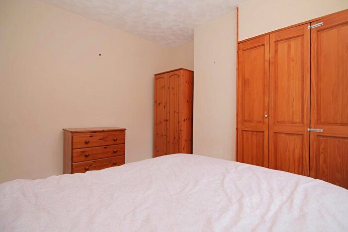 3 Bedroom Terraced House For Sale In Stanningley Road, Leeds, LS13