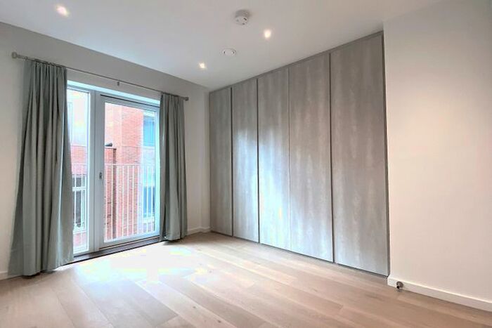 2 Bedroom Flat For Sale In Equiano Court, Baldwins Gardens, London, EC1N
