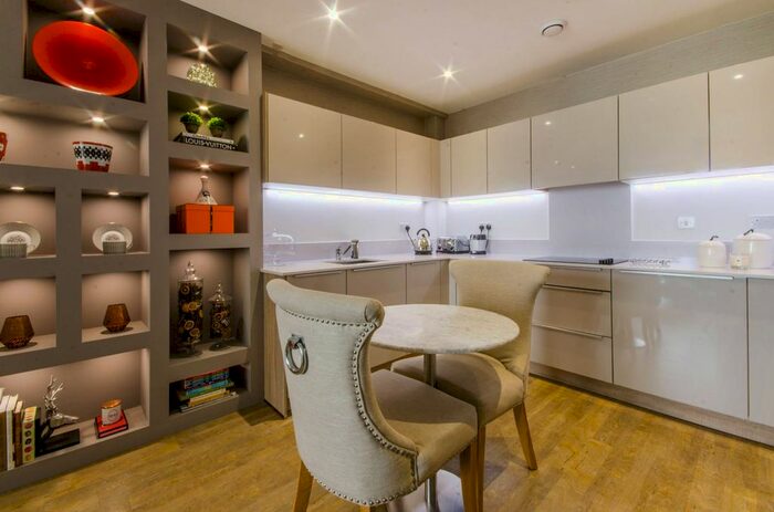 2 Bedroom Flat To Rent In Telegraph Avenue, Greenwich, London, SE10