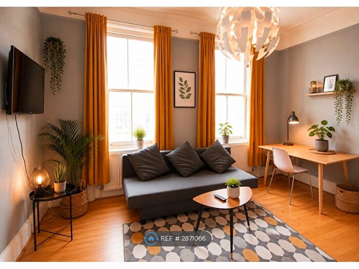 1 Bedroom Flat To Rent In Holland Park Gardens, London, W14