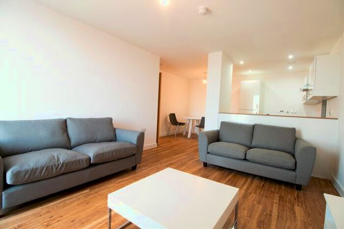 3 Bedroom Flat To Rent In Media City, Michigan Point Tower B, Michigan Avenue, Salford, M50