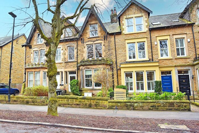 4 Bedroom Property For Sale In West End Avenue, Harrogate, HG2