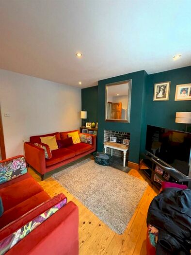 2 Bedroom Semi-Detached House To Rent In Plantation Road, Faversham, ME13