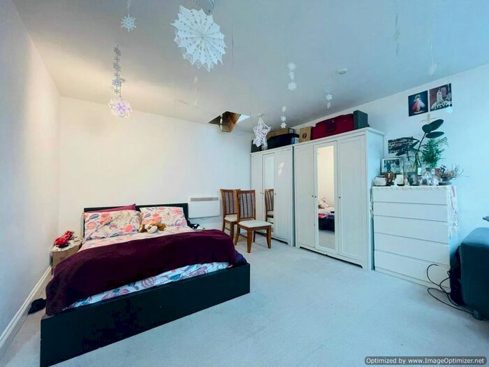 Studio To Rent In Springfield Road, Harrow, HA1