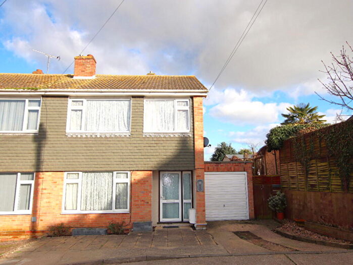 3 Bedroom Semi Detached House For Sale In Shrubland Court, Clacton On Sea, CO15