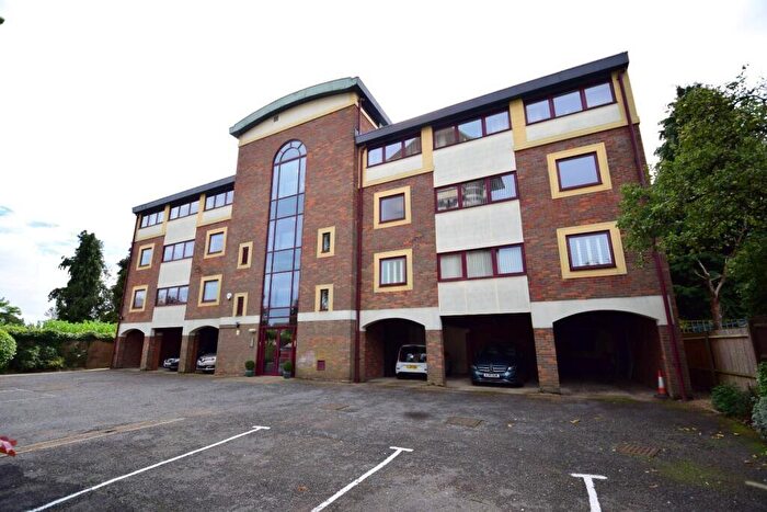 3 Bedroom Apartment For Sale In West Hill Road, Luton, LU1