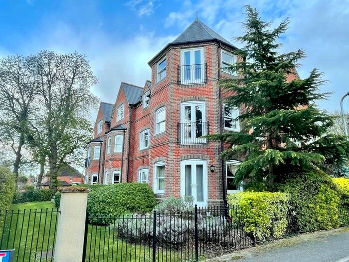 2 Bedroom Flat To Rent In Cadugan Place, Reading, Berkshire, RG1