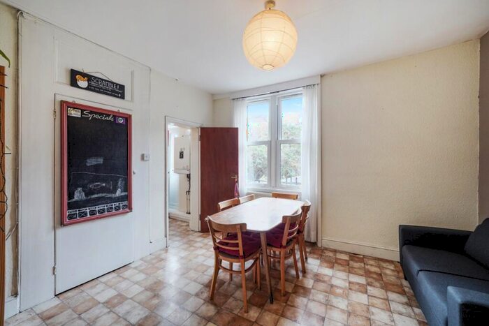 4 Bedroom Flat To Rent In Middle Lane, Crouch End, N8