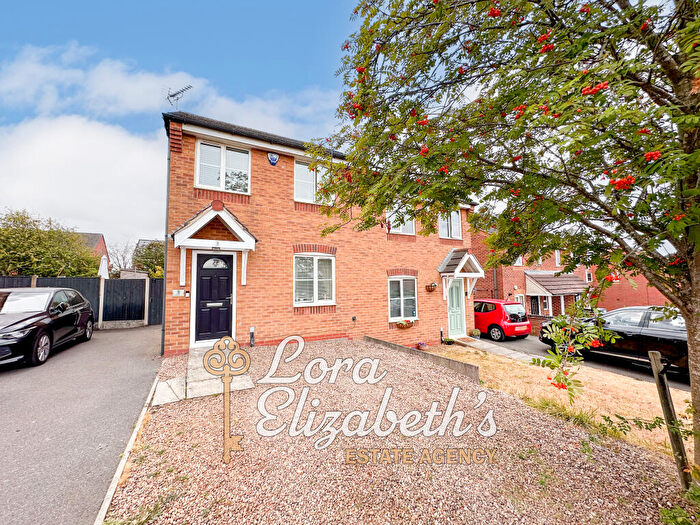 3 Bedroom Semi-Detached House For Sale In Sunflower Close, Shirebrook, Derbyshire, NG20