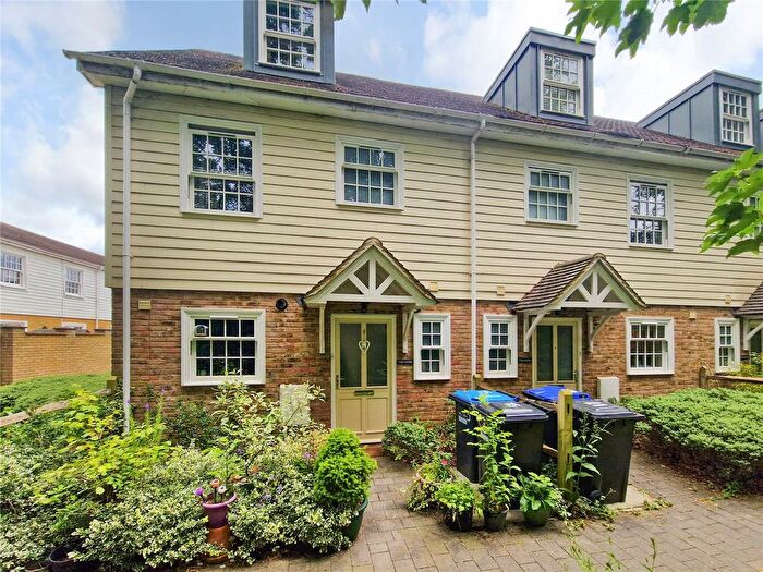 3 Bedroom End Of Terrace House To Rent In Bennetts Rise, Haywards Heath, West Sussex, RH16