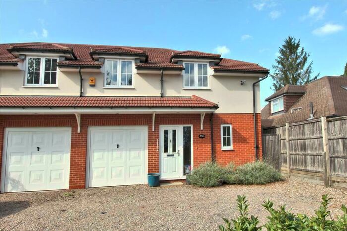 4 Bedroom Semi-Detached House To Rent In Woking, GU22