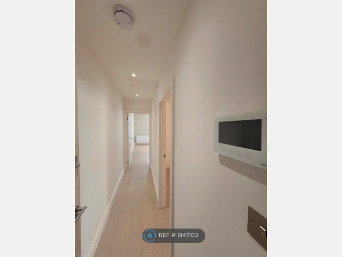 1 Bedroom Flat To Rent In Hendon Lane, London, N3