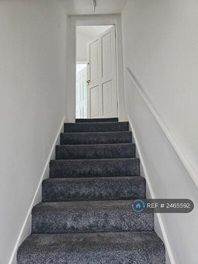 3 Bedroom Flat To Rent In Croftwood Avenue, Glasgow, G44