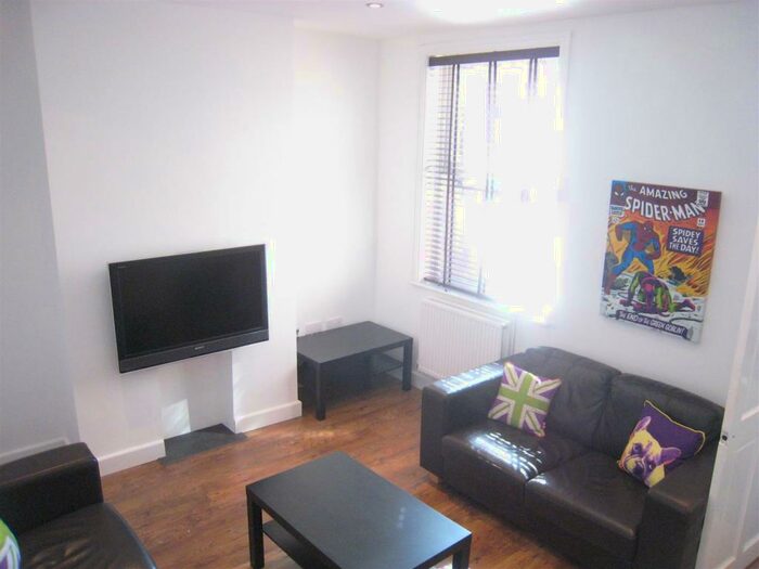 4 Bedroom House To Rent In Pybus Street, Derby, DE22