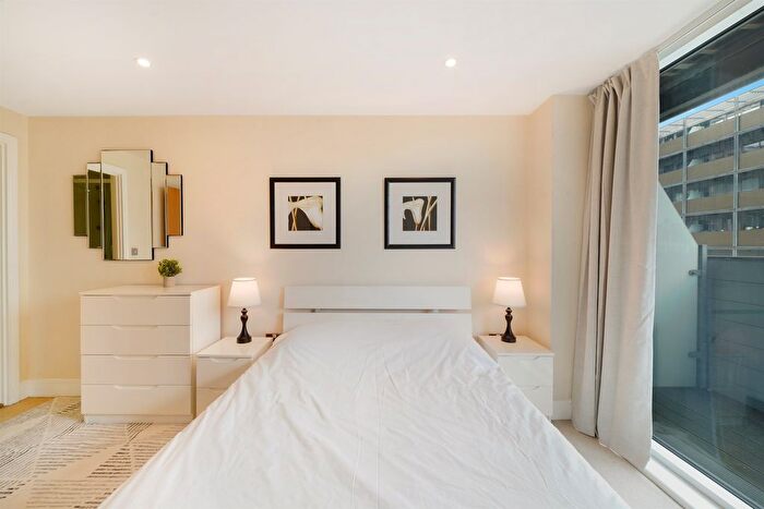 2 Bedroom Flat For Sale In Merryweather Place, London, SE10