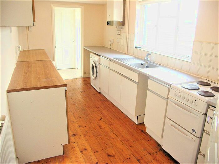 3 Bedroom Terraced House To Rent In Southcliff Road, Southampton, SO14