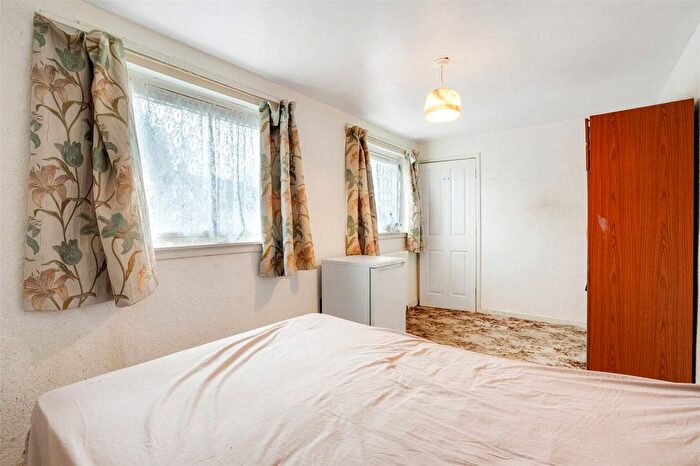 2 Bedroom End Of Terrace House For Sale In Quebec Drive, East Kilbride, South Lanarkshire, G75
