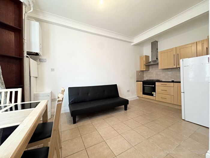 2 Bedroom Flat To Rent In Jackson Road, Holloway, N7