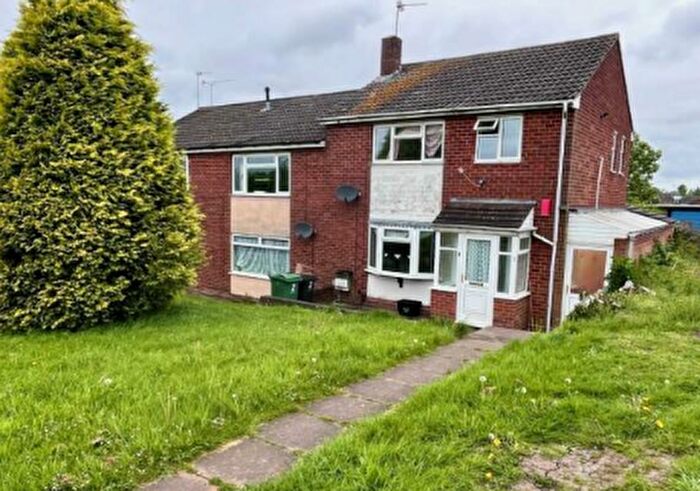 3 Bedroom House To Rent In Viewfield Cresent, Dudley, DY3