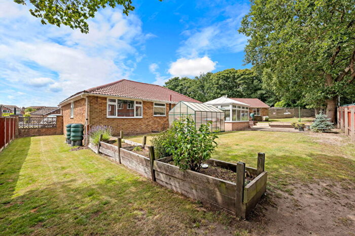 3 Bedroom Detached Bungalow For Sale In Cuillin Close, Nottingham, Nottinghamshire, NG5