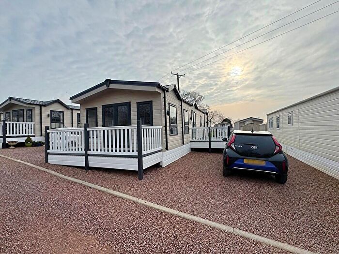 2 Bedroom Mobile Home For Sale In Trumpet, HR8