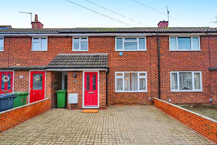 2 Bedroom Terraced House For Sale In Springfield Road, Hemel Hempstead, HP2
