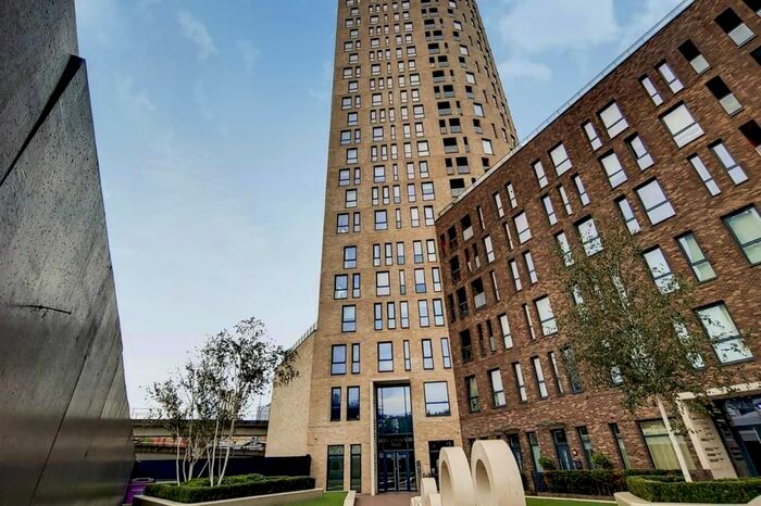 3 Bedroom Flat To Rent In Williamsburg Plaza, Canary Wharf, London, United Kingdom, E14